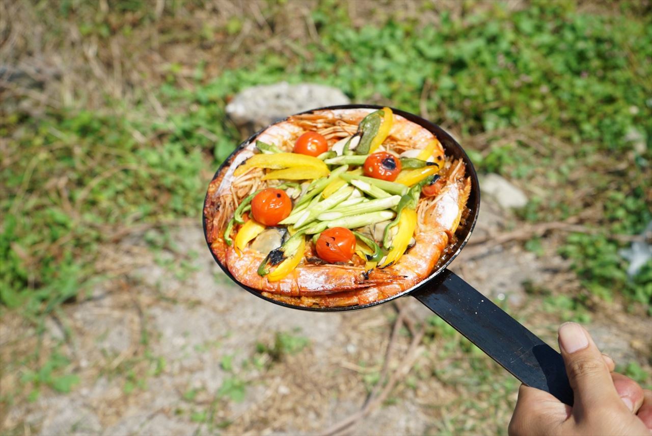 キャンプで作るパエリア フライパン料理